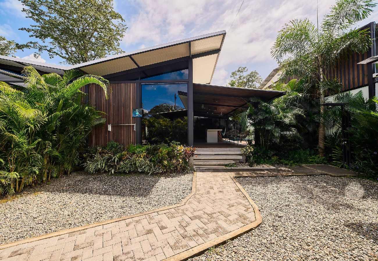 Casa en Puerto Viejo - Casa Gaviota 1 · Piscina, confort y ubicación top