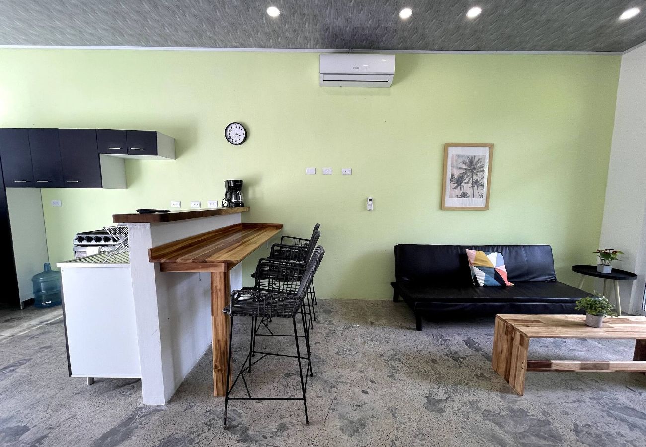 Departamento en Puerto Viejo - Apto Abeto 1 · Cerca de la Playa + Starlink