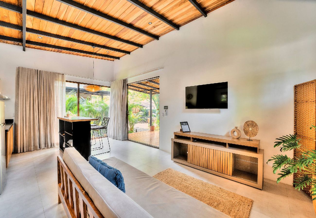 Villa en Puerto Viejo - Rosemary Villa · Estudio privado solo adultos + piscina