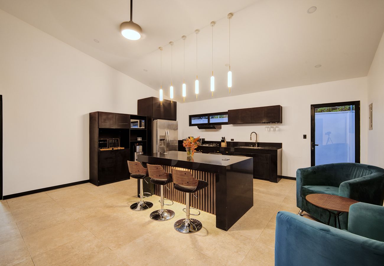 Casa en Hone Creek - Luna Azul Boutique - Stunning 2BR w/AC, pool & firepit