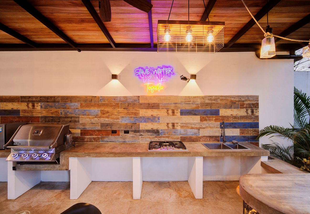 Casa en Hone Creek - Luna Azul Boutique - Stunning 2BR w/AC, pool & firepit