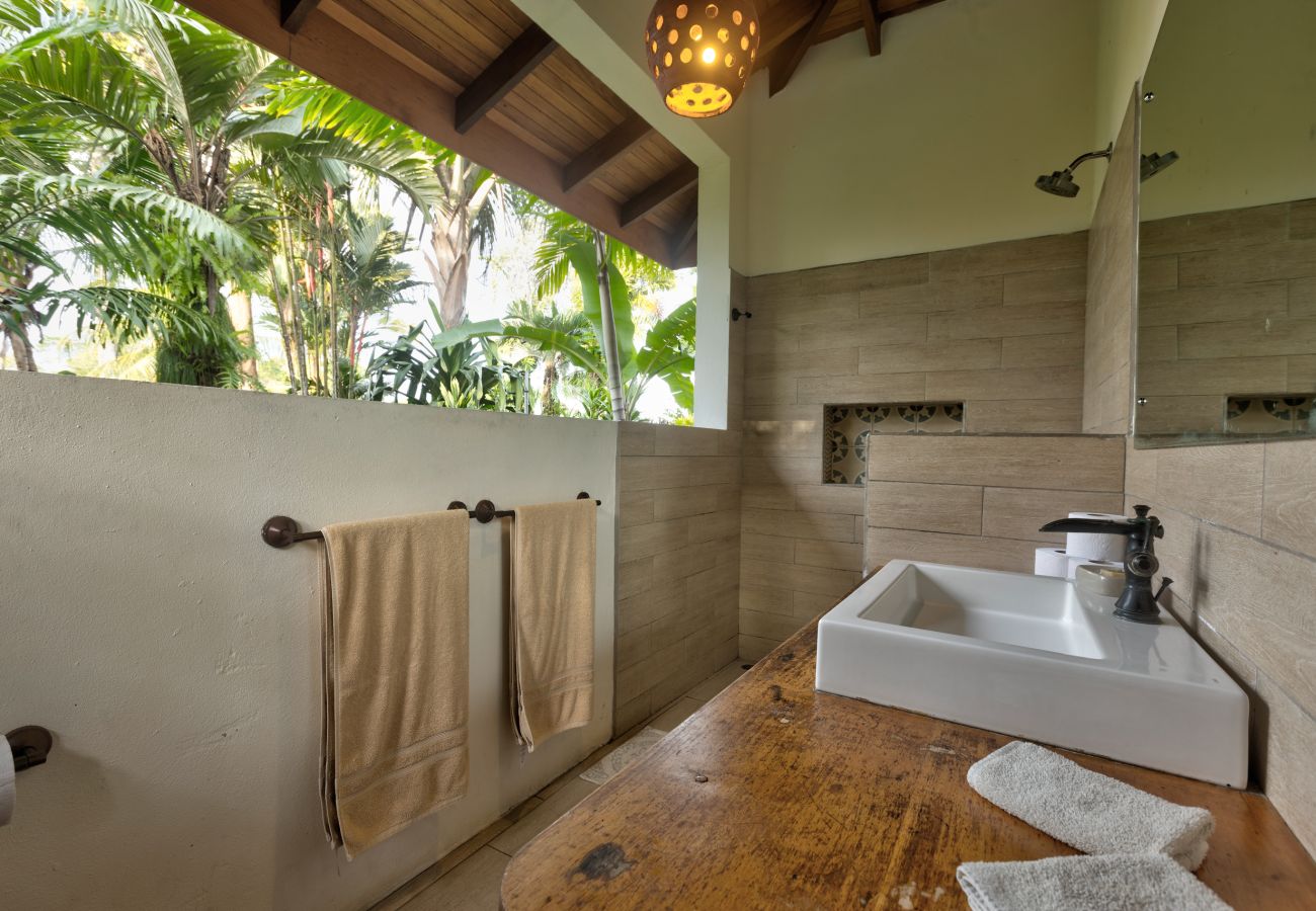 Villa en Punta Uva - Big Tree Wildlife Refuge • Oasis Privado