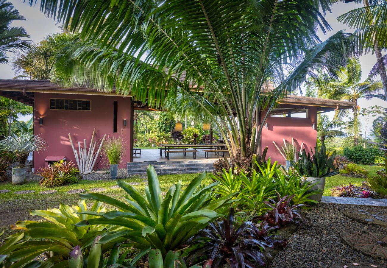 Villa en Punta Uva - Big Tree Wildlife Refuge • Oasis Privado