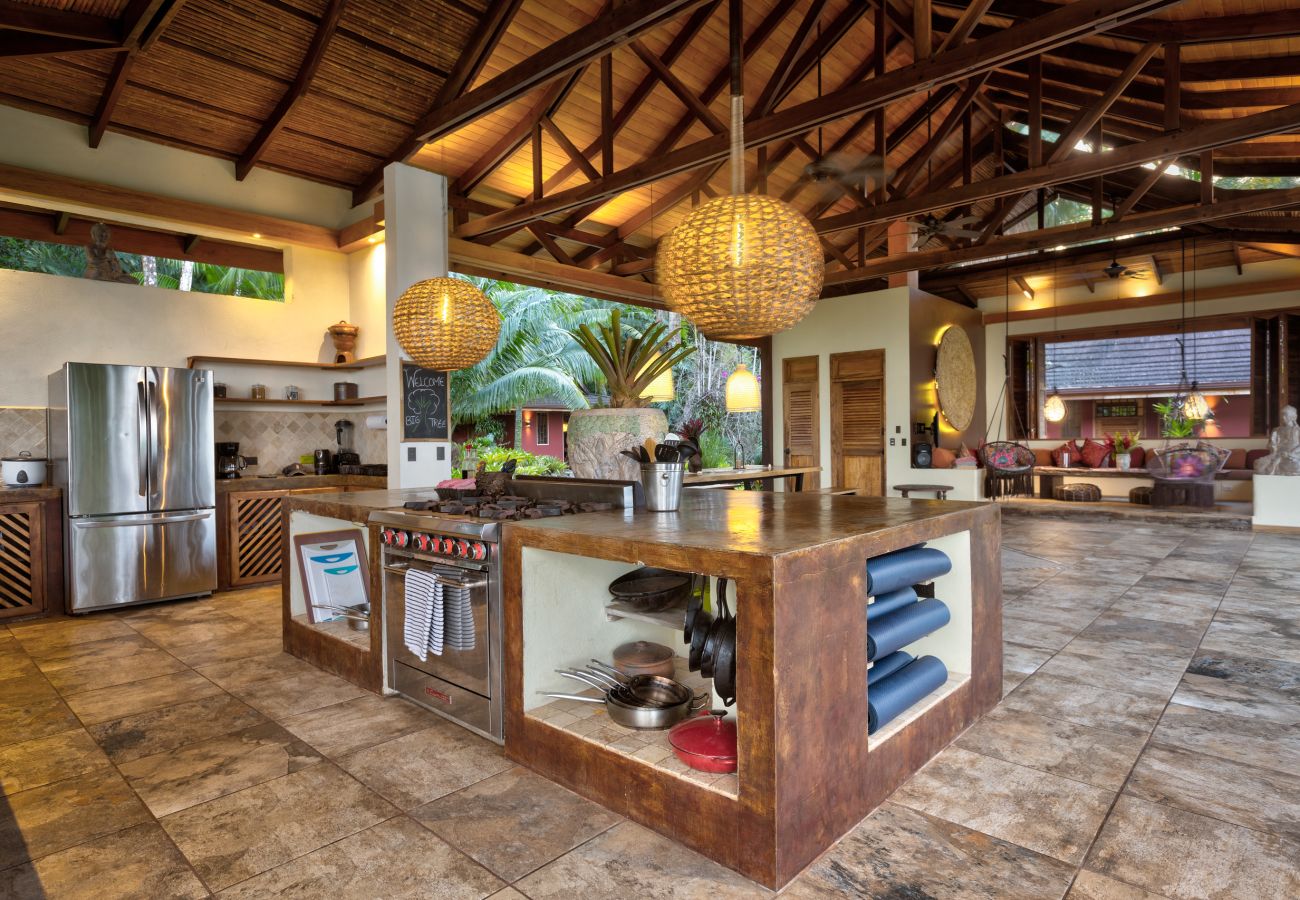 Villa en Punta Uva - Villa Macaw Pool House | Big Tree Refuge