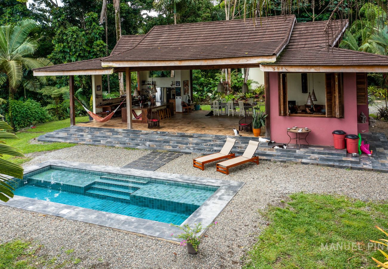 Villa en Punta Uva - Villa Macaw Pool House | Big Tree Refuge