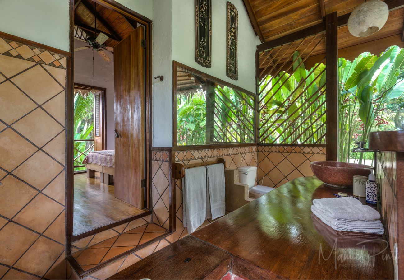 Villa en Punta Uva - Villa Toucan | Big Tree Refuge