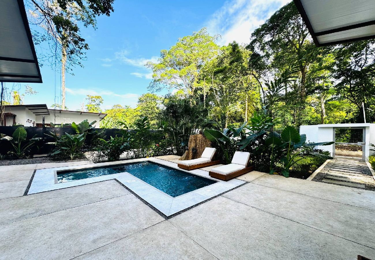 Casa en Talamanca - Casa Arena | 3BR Jungle Oasis w/Pool & AC 