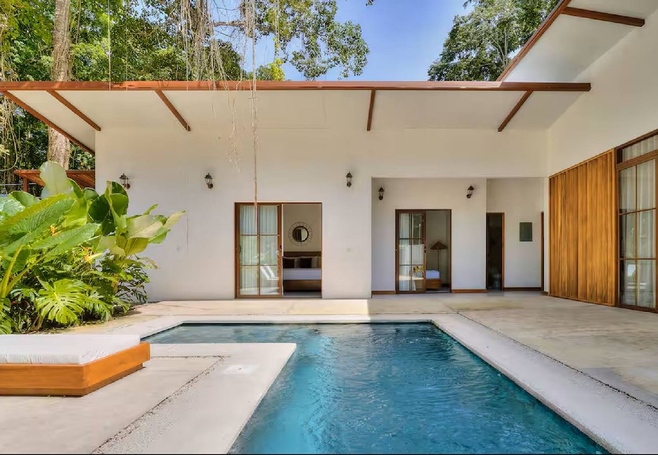 Casa en Puerto Viejo - -