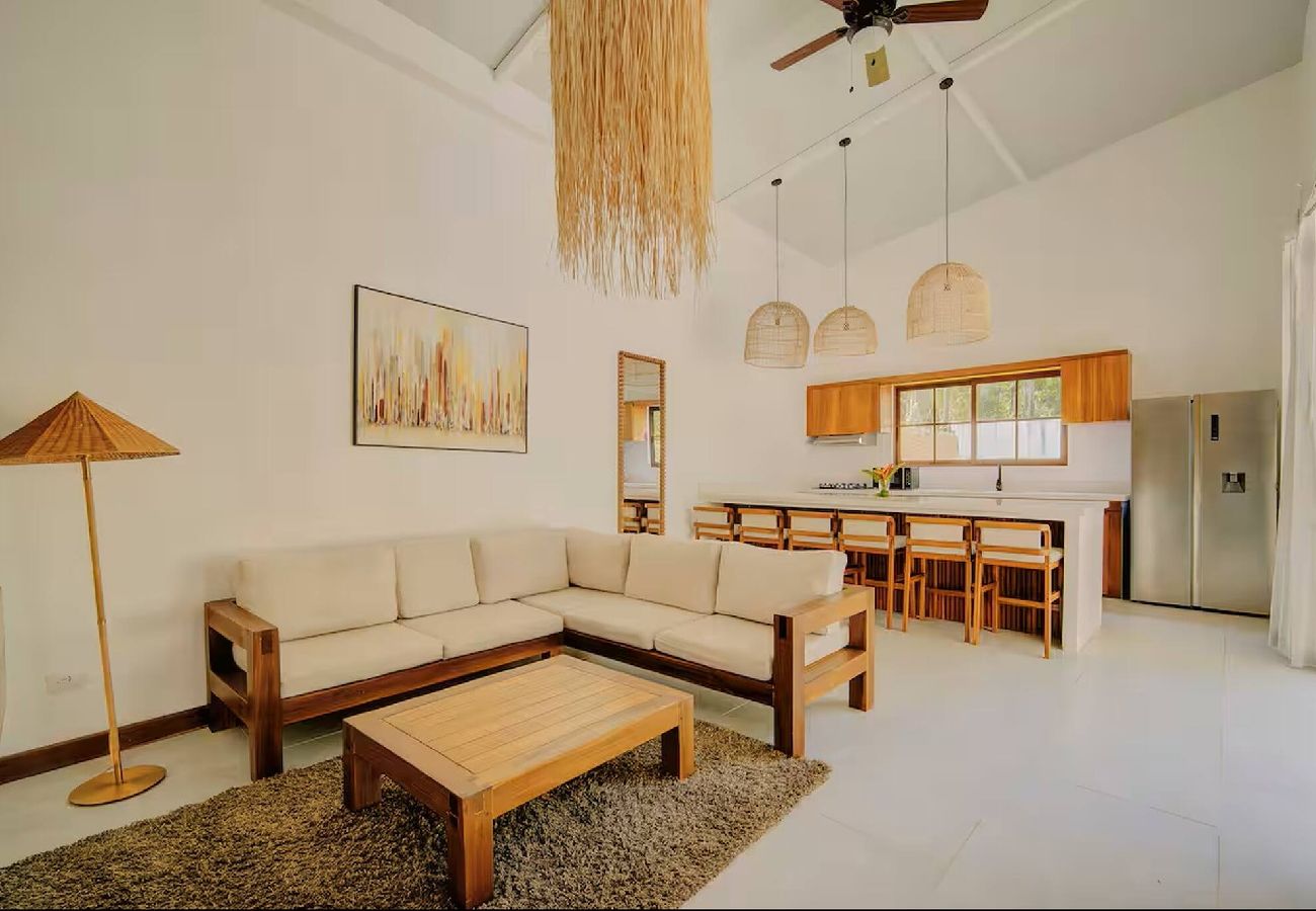 Casa en Puerto Viejo - -