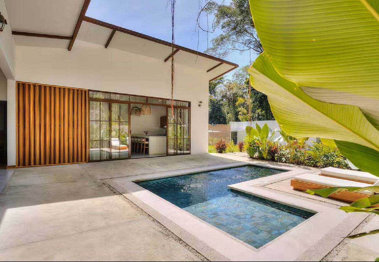 Casa en Puerto Viejo - -