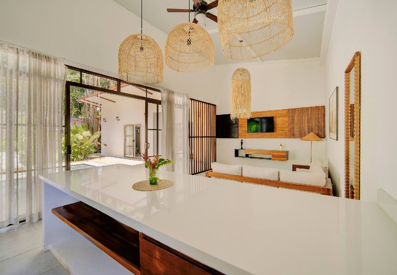 Casa en Puerto Viejo - -