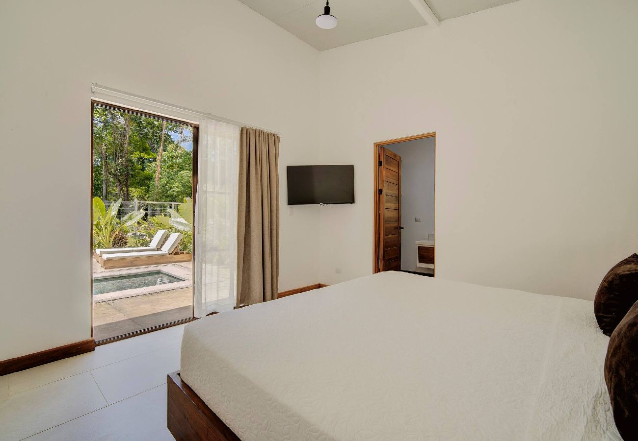 Casa en Puerto Viejo - -