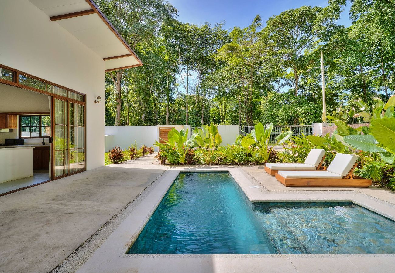 Casa en Puerto Viejo - -