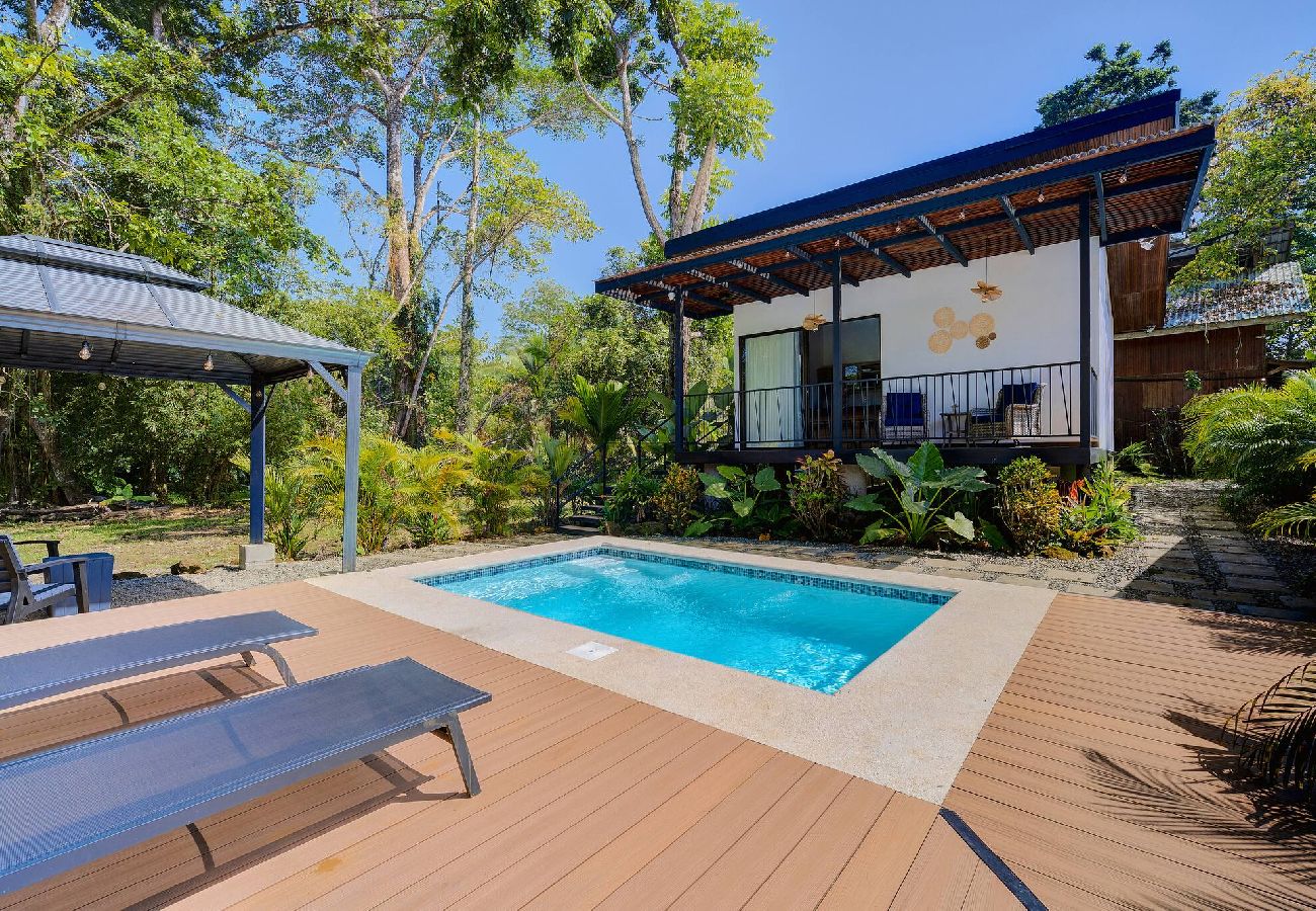Departamento en Playa Negra - -