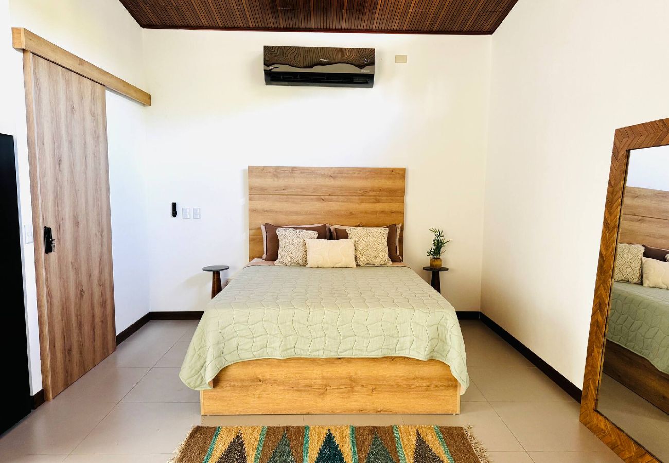 Departamento en Playa Negra - -