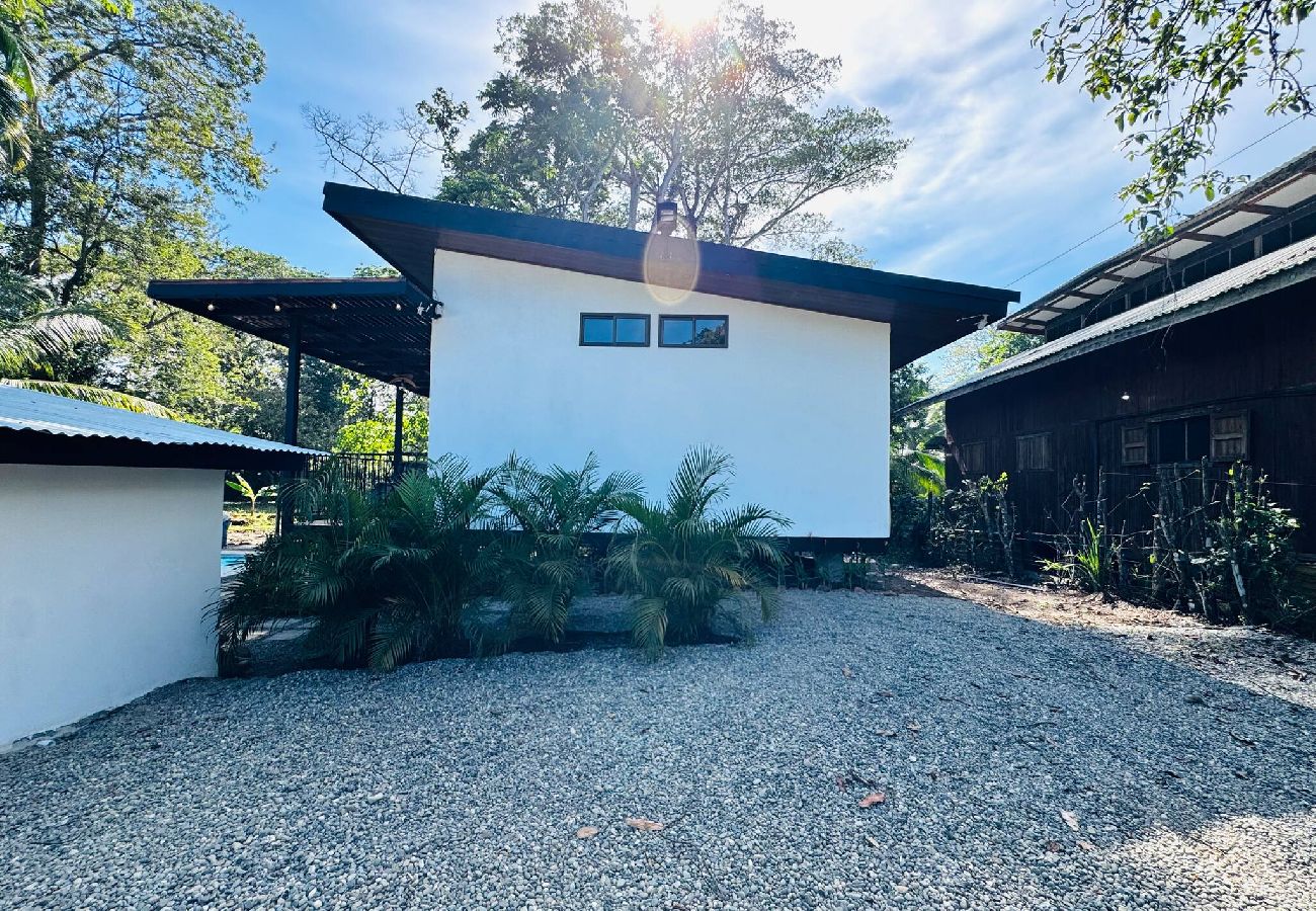 Departamento en Playa Negra - -