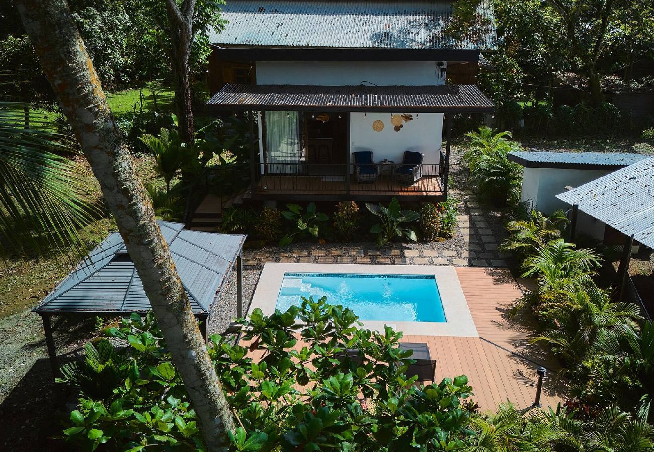 Departamento en Playa Negra - -