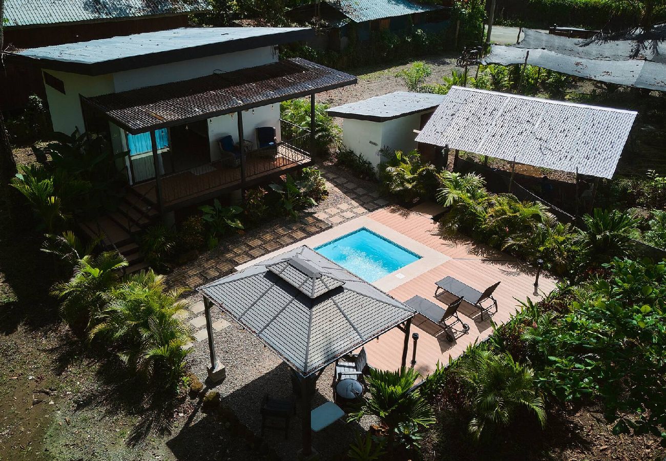 Departamento en Playa Negra - -