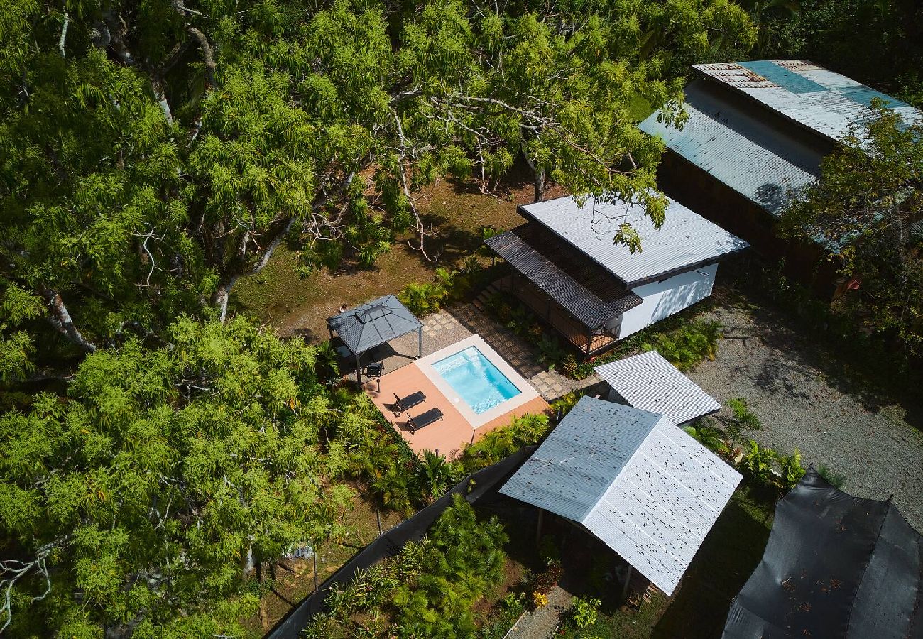 Departamento en Playa Negra - -