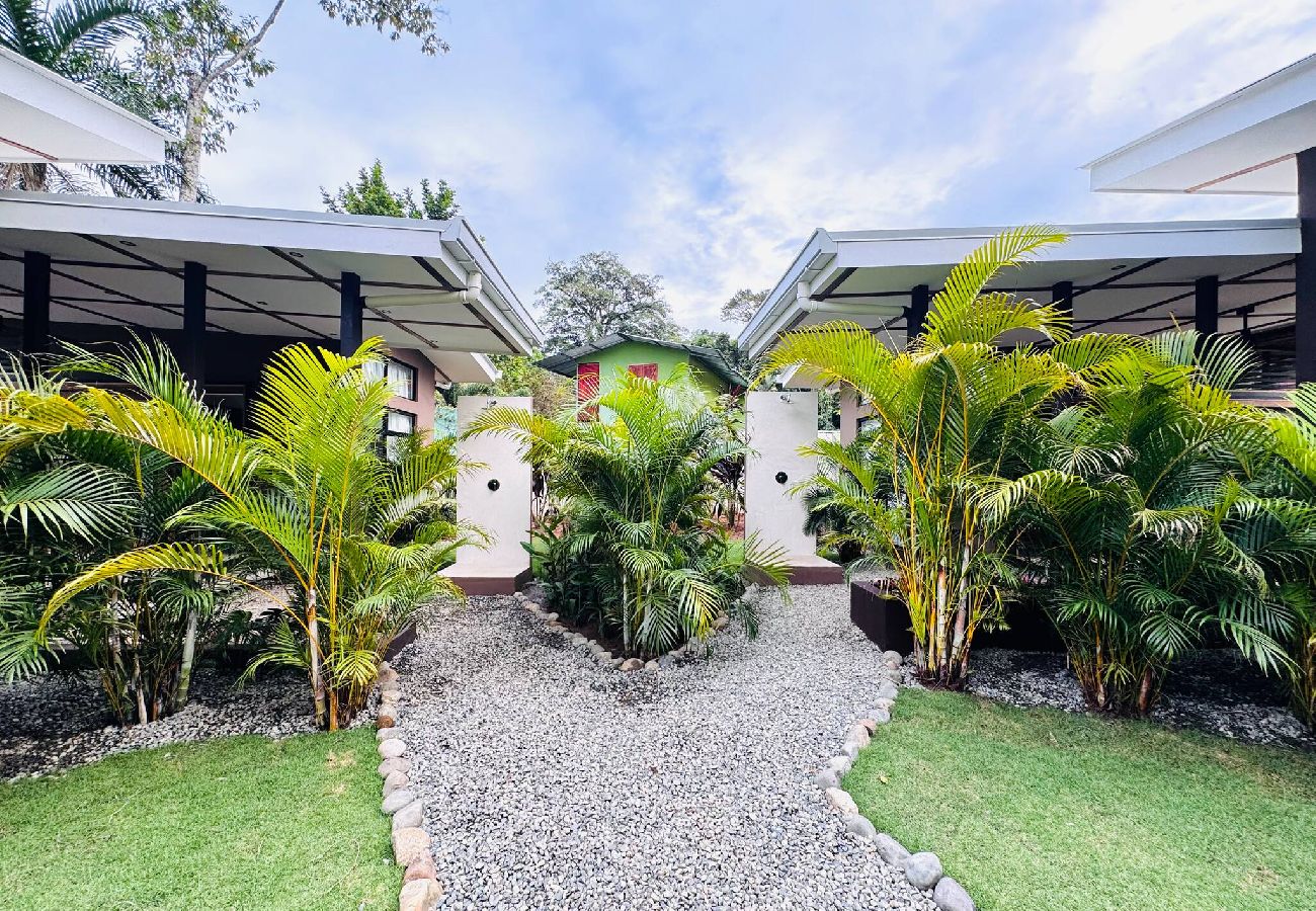 Departamento en Playa Negra - Maare Negra - Sombra | Private Pool Suite (+18) 