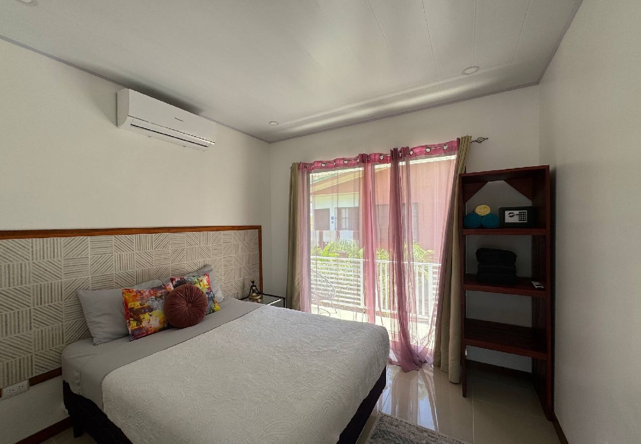 House in Puerto Viejo - Sloth & Butterfly · Ideal for Groups + Pool