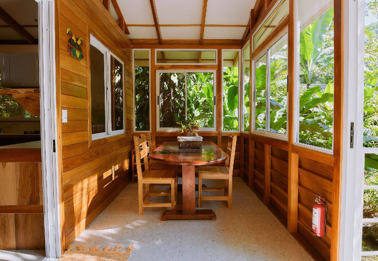 House in Playa Chiquita - Casa Amarilla · Terrace, BBQ & Pool