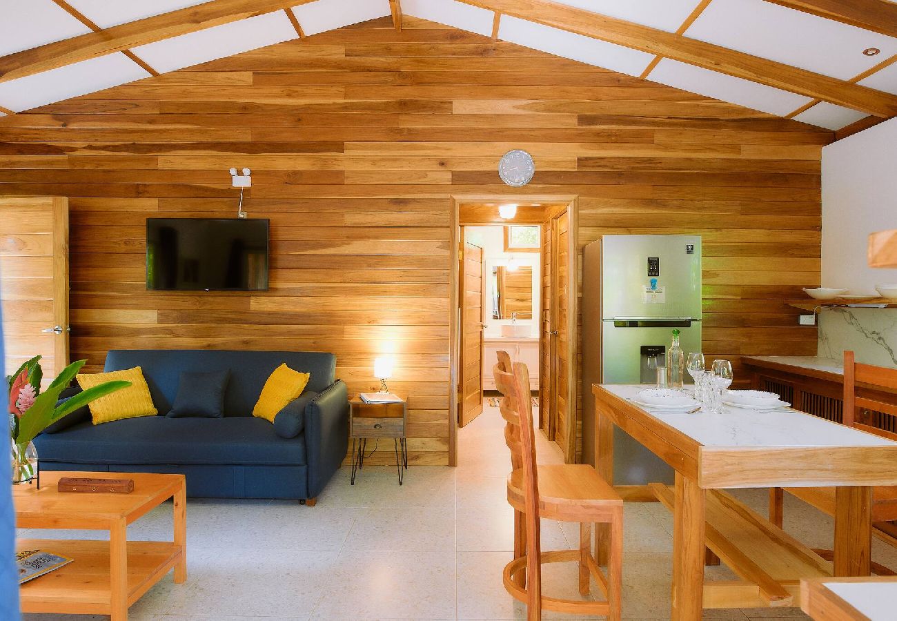 House in Playa Chiquita - Casa Amarilla · Terrace, BBQ & Pool