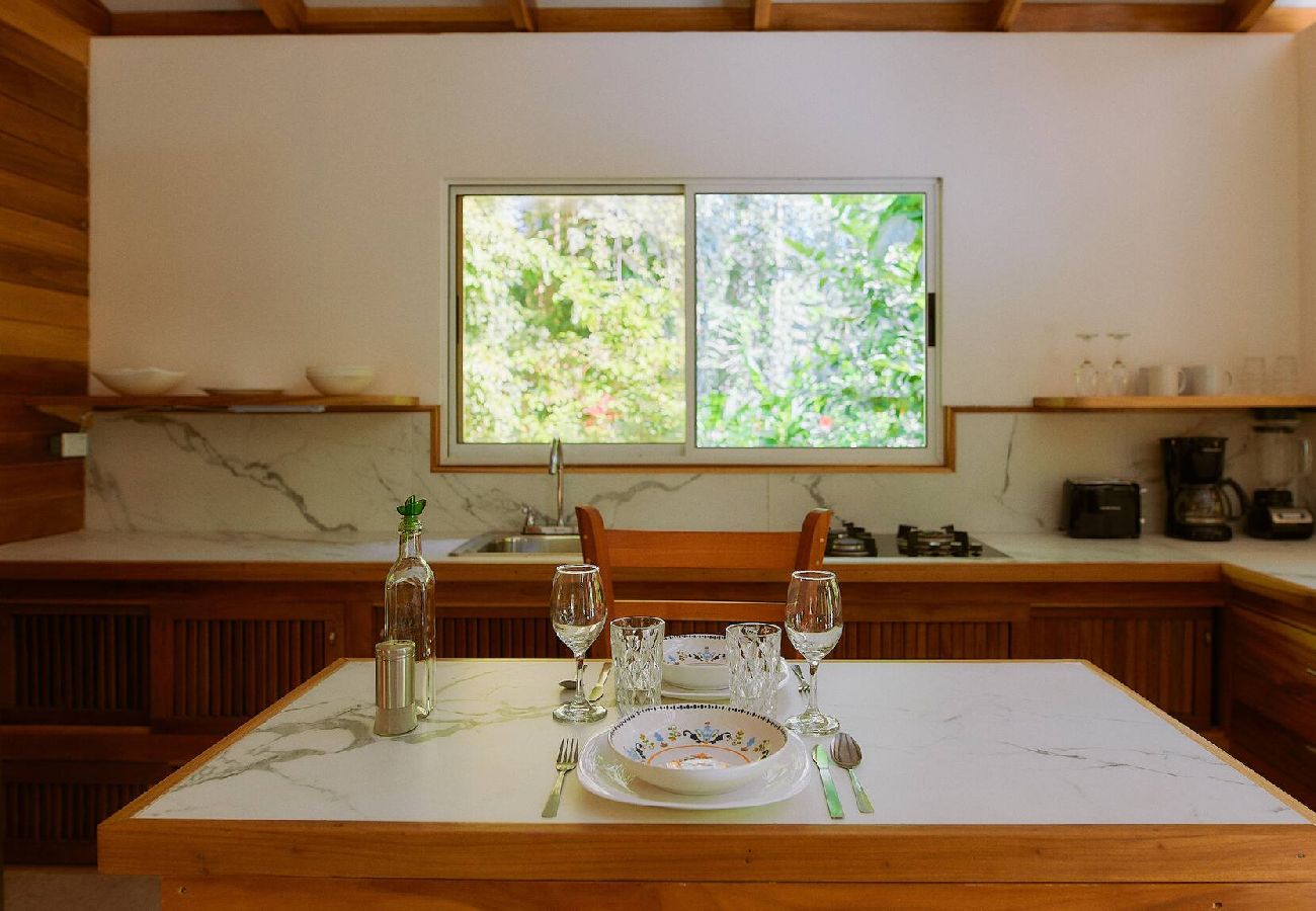 House in Playa Chiquita - Casa Amarilla · Terrace, BBQ & Pool