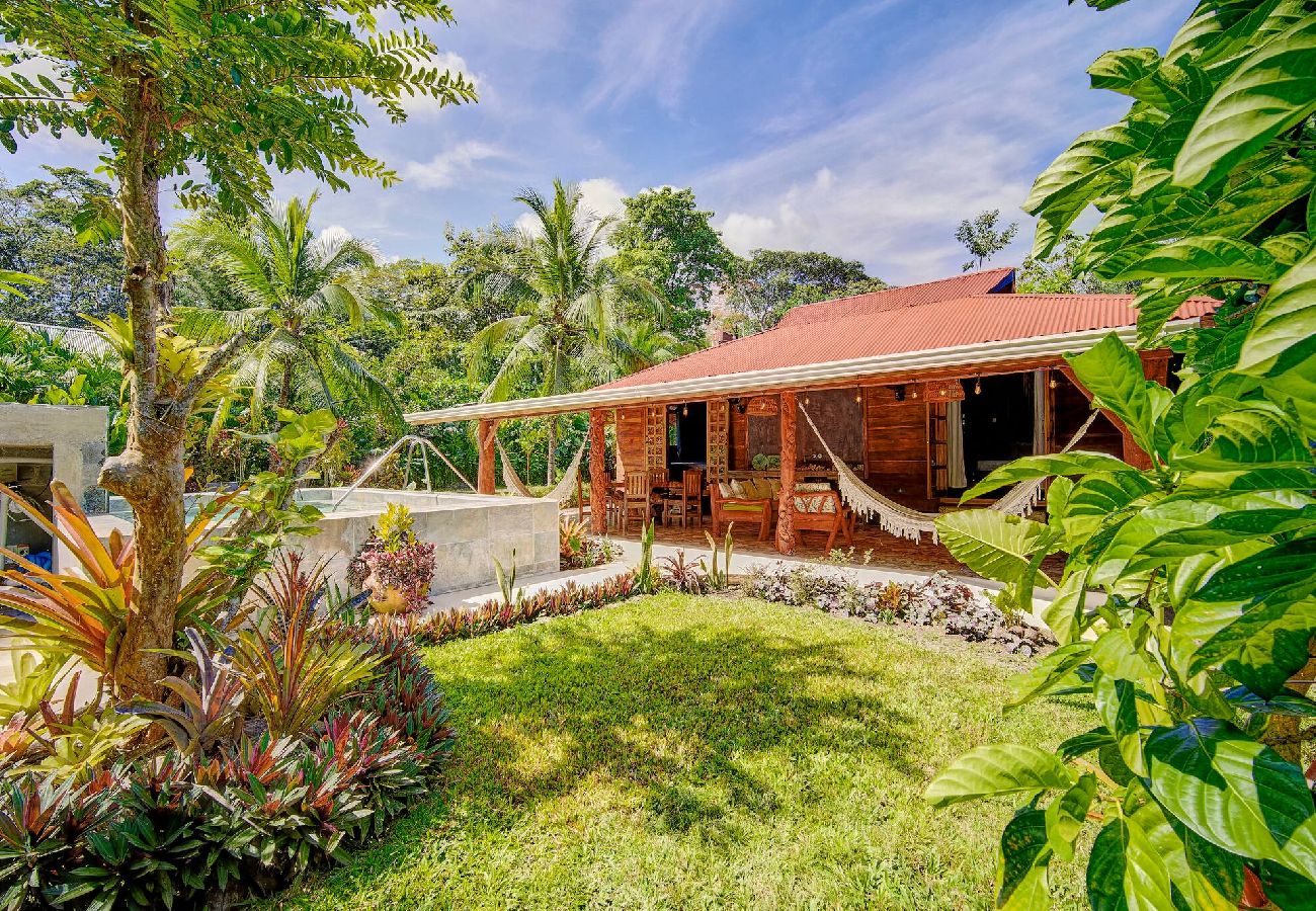 House in Puerto Viejo - Casa Franke · Pool & Jungle Charm 150m from Beach