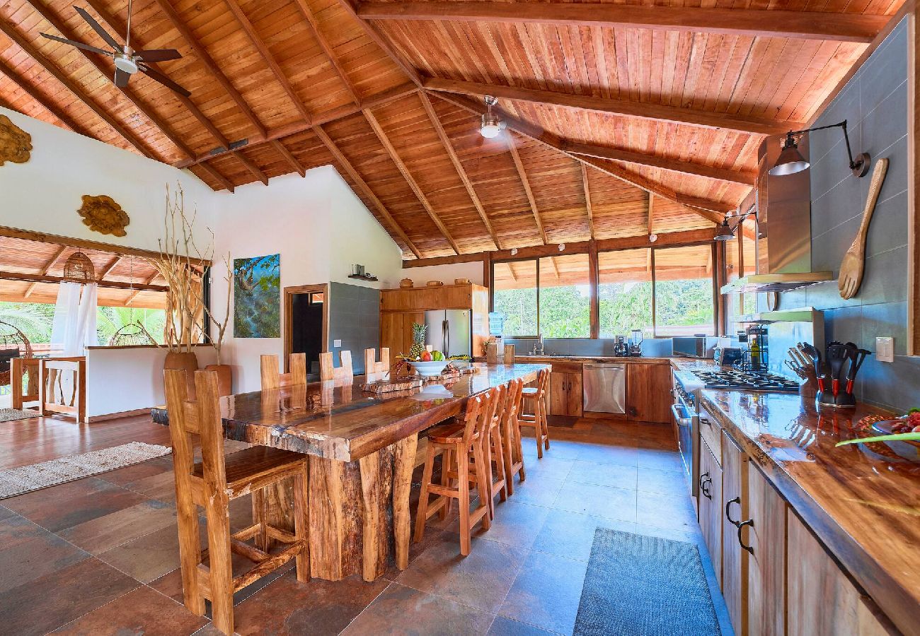 House in Puerto Viejo - Casa Masha · Style, Comfort & Beach 300m Away