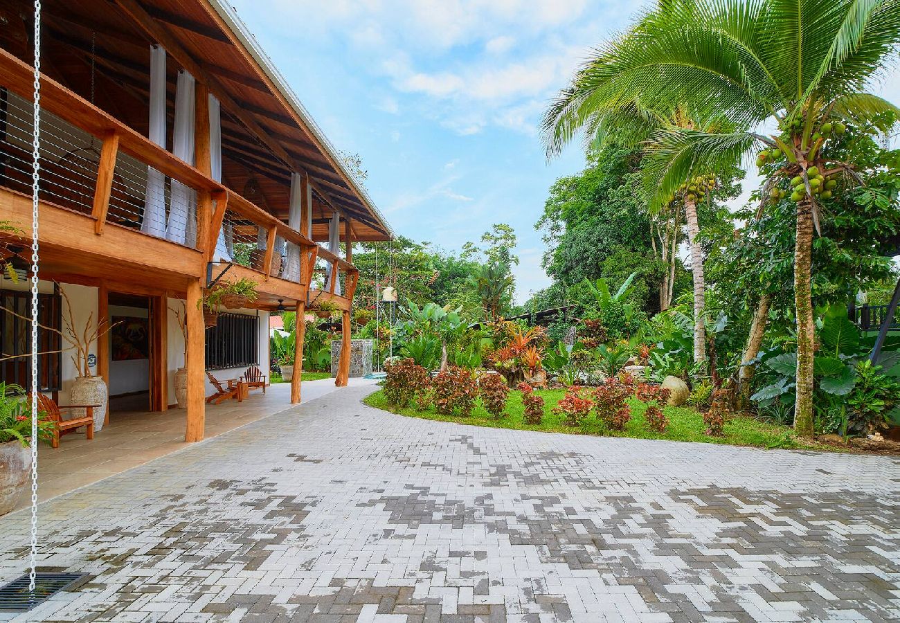 House in Puerto Viejo - Casa Masha · Style, Comfort & Beach 300m Away