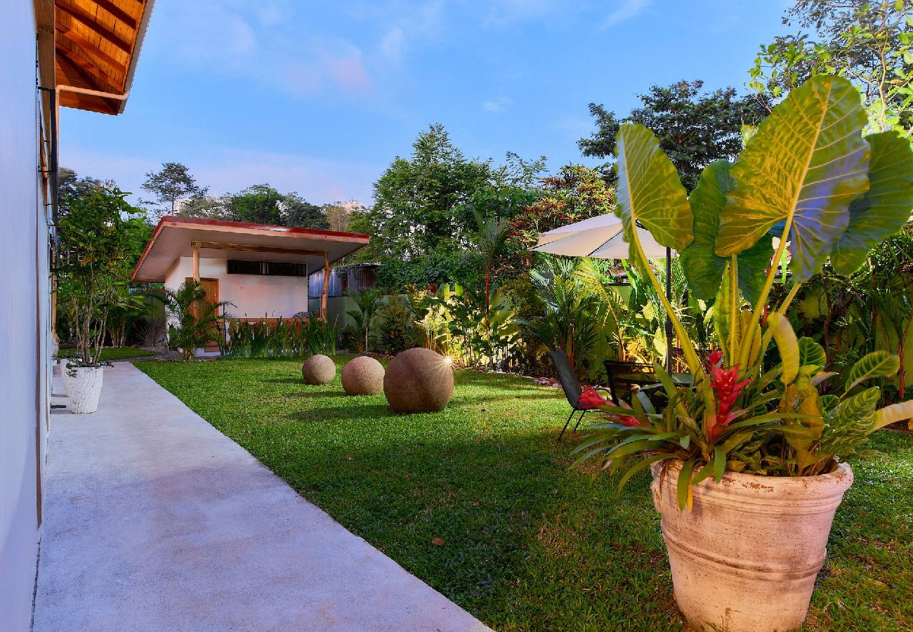 House in Puerto Viejo - Casa Masha · Style, Comfort & Beach 300m Away