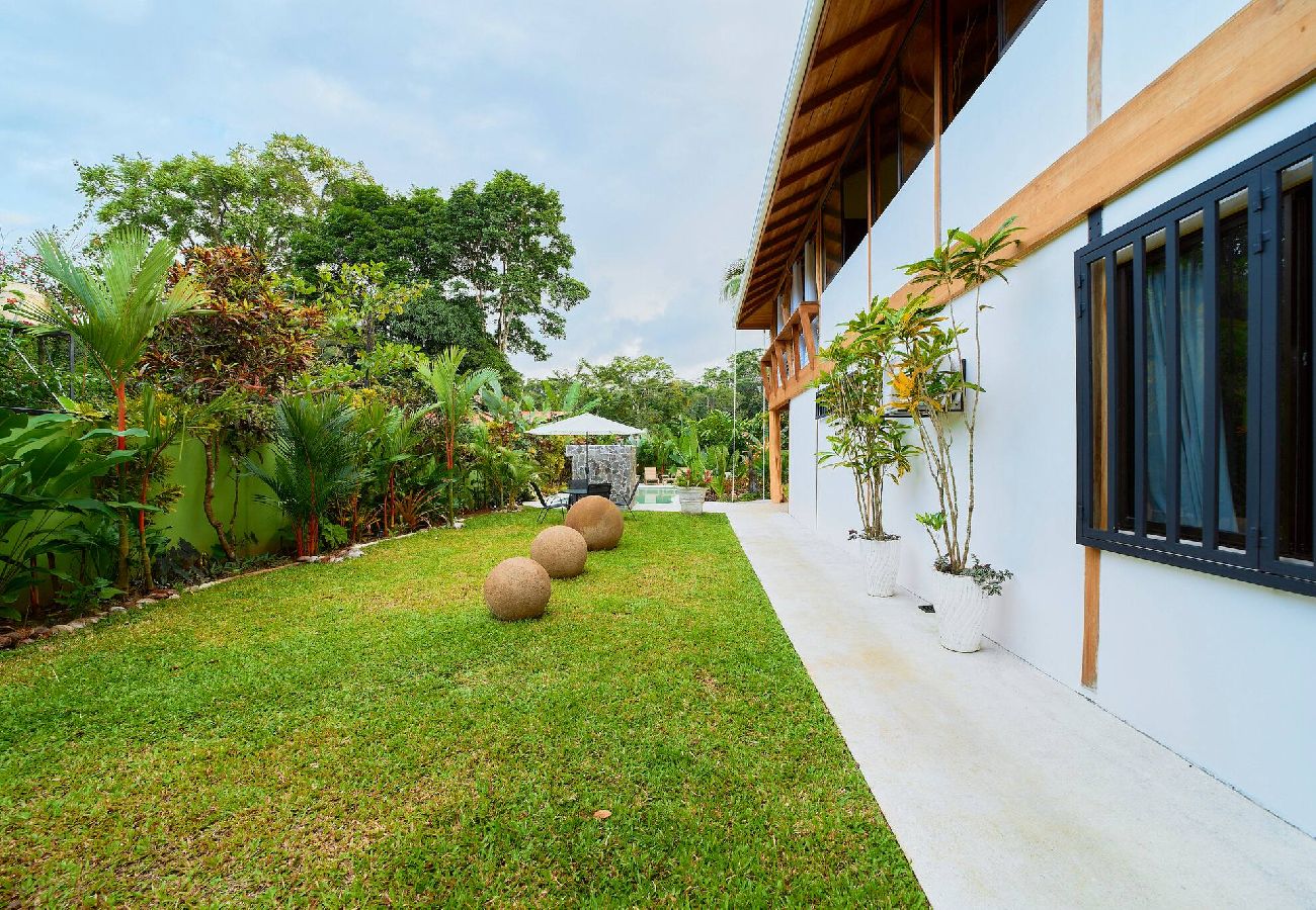 House in Puerto Viejo - Casa Masha · Style, Comfort & Beach 300m Away