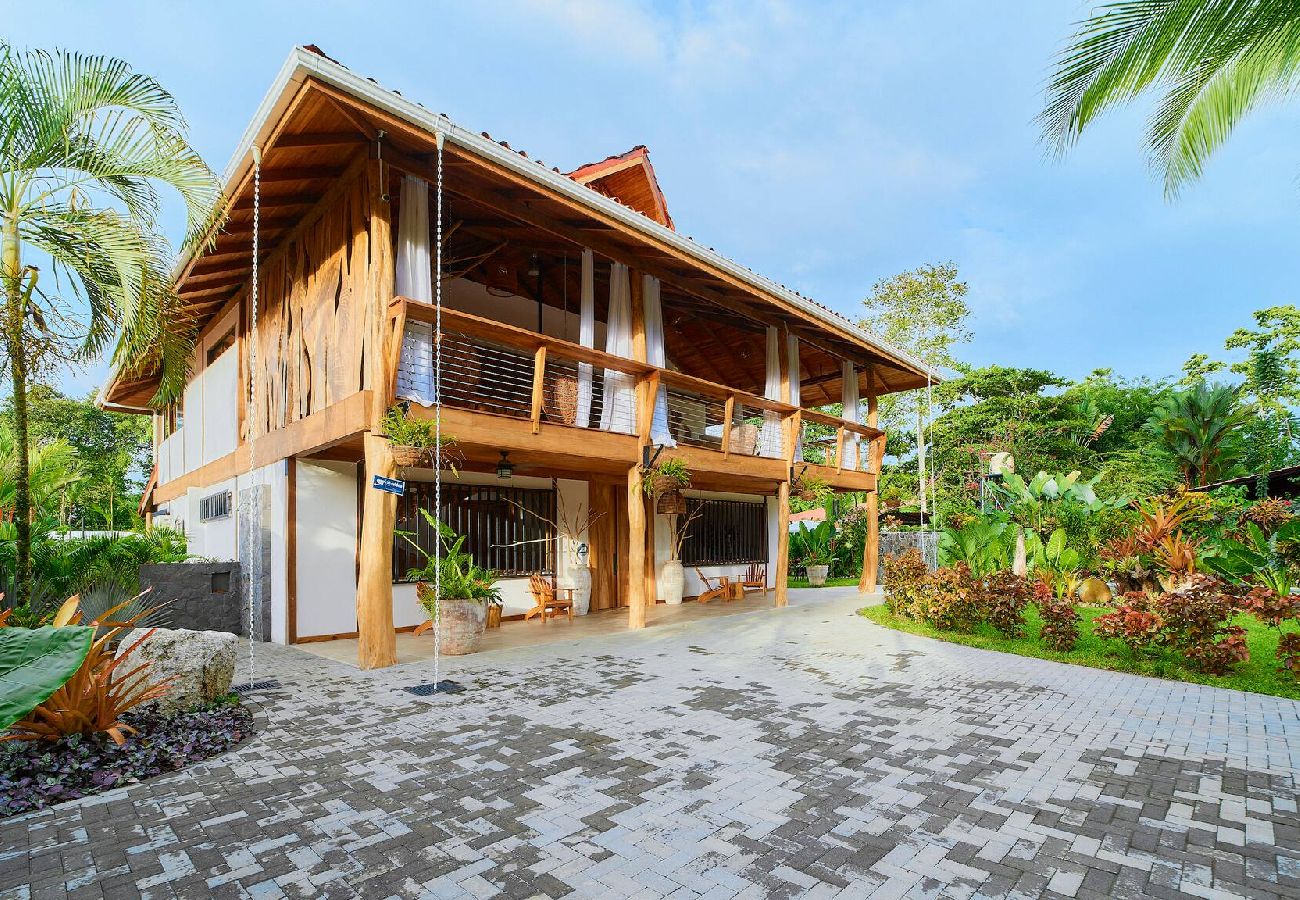 House in Puerto Viejo - Casa Masha · Style, Comfort & Beach 300m Away