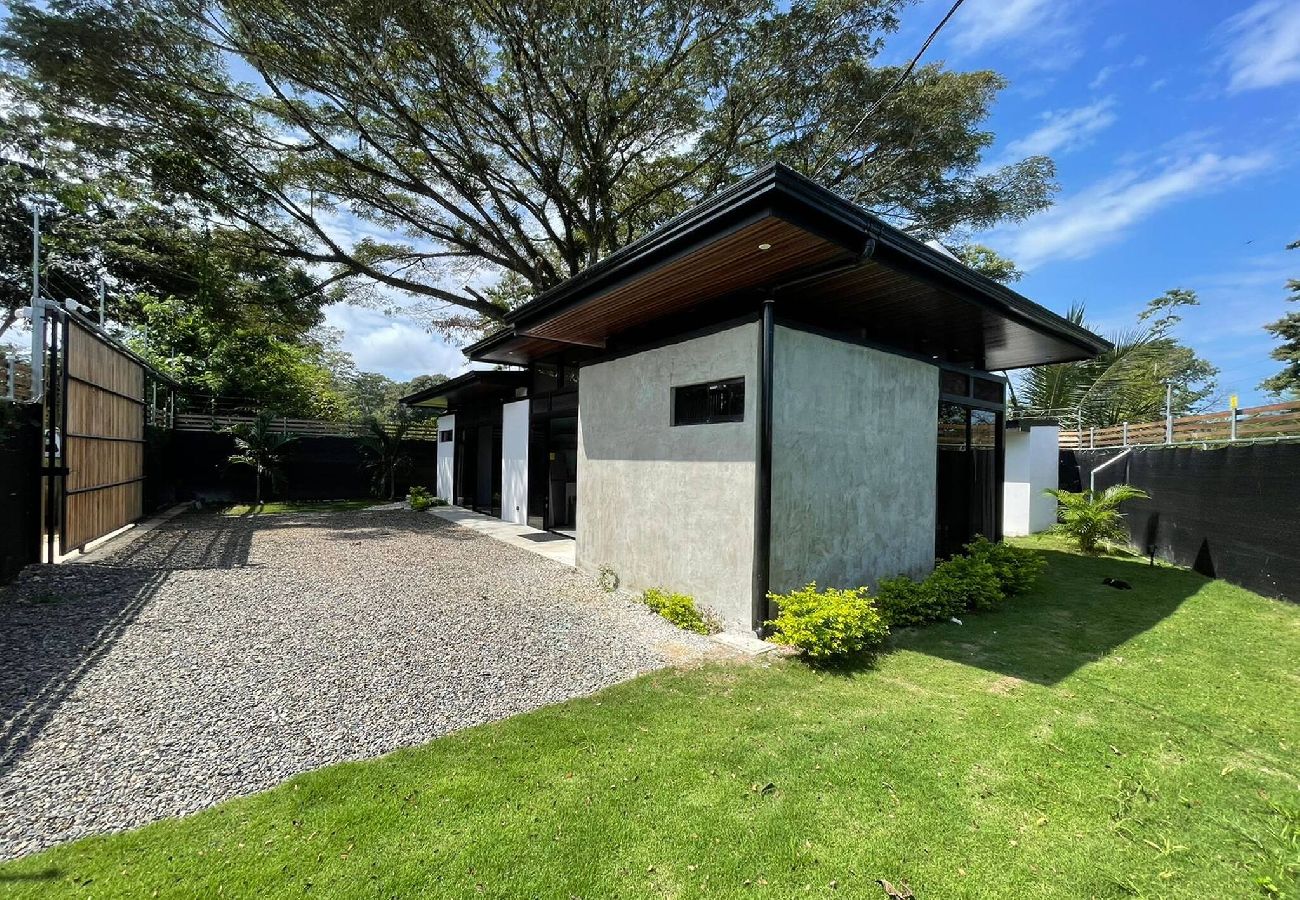 Cottage in Cahuita - Ashley’s Beach House · 5 min from Cahuita Park