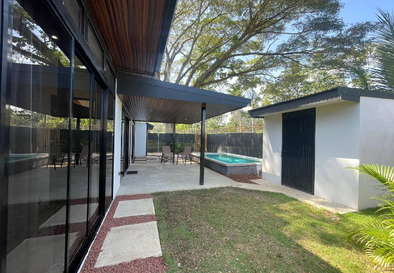 Cottage in Cahuita - Ashley’s Beach House · 5 min from Cahuita Park