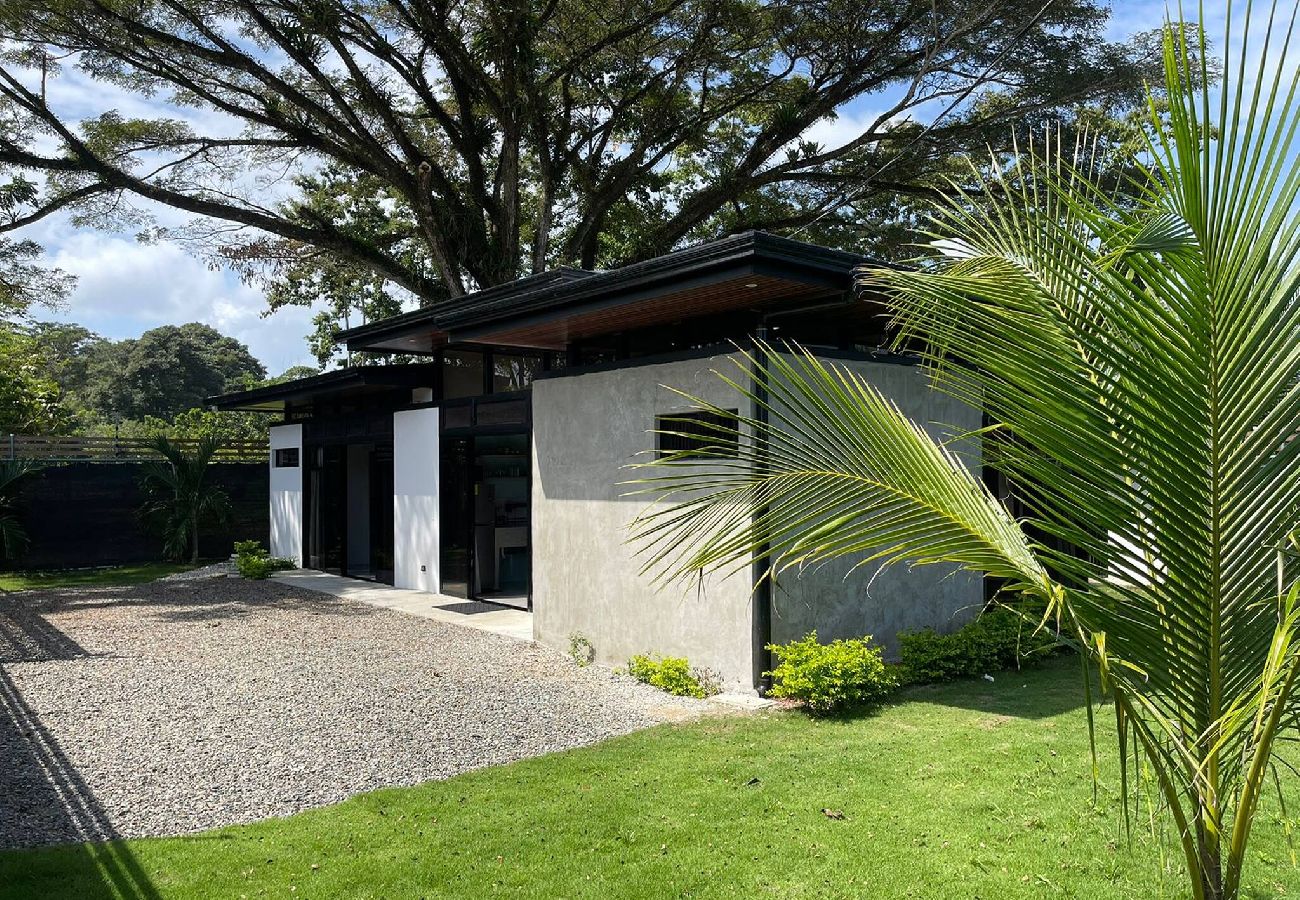 Cottage in Cahuita - Ashley’s Beach House · 5 min from Cahuita Park