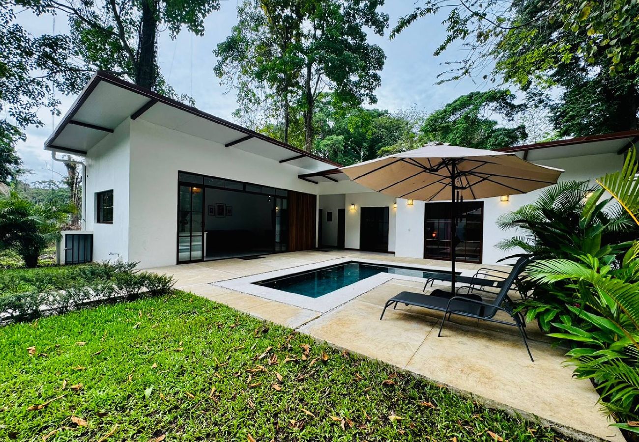 House in Puerto Viejo - Casa Malbec · Nature, comfort & pool