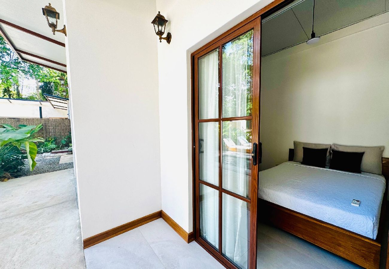 House in Puerto Viejo - Üpa House · Tropical vibes & lush garden pool
