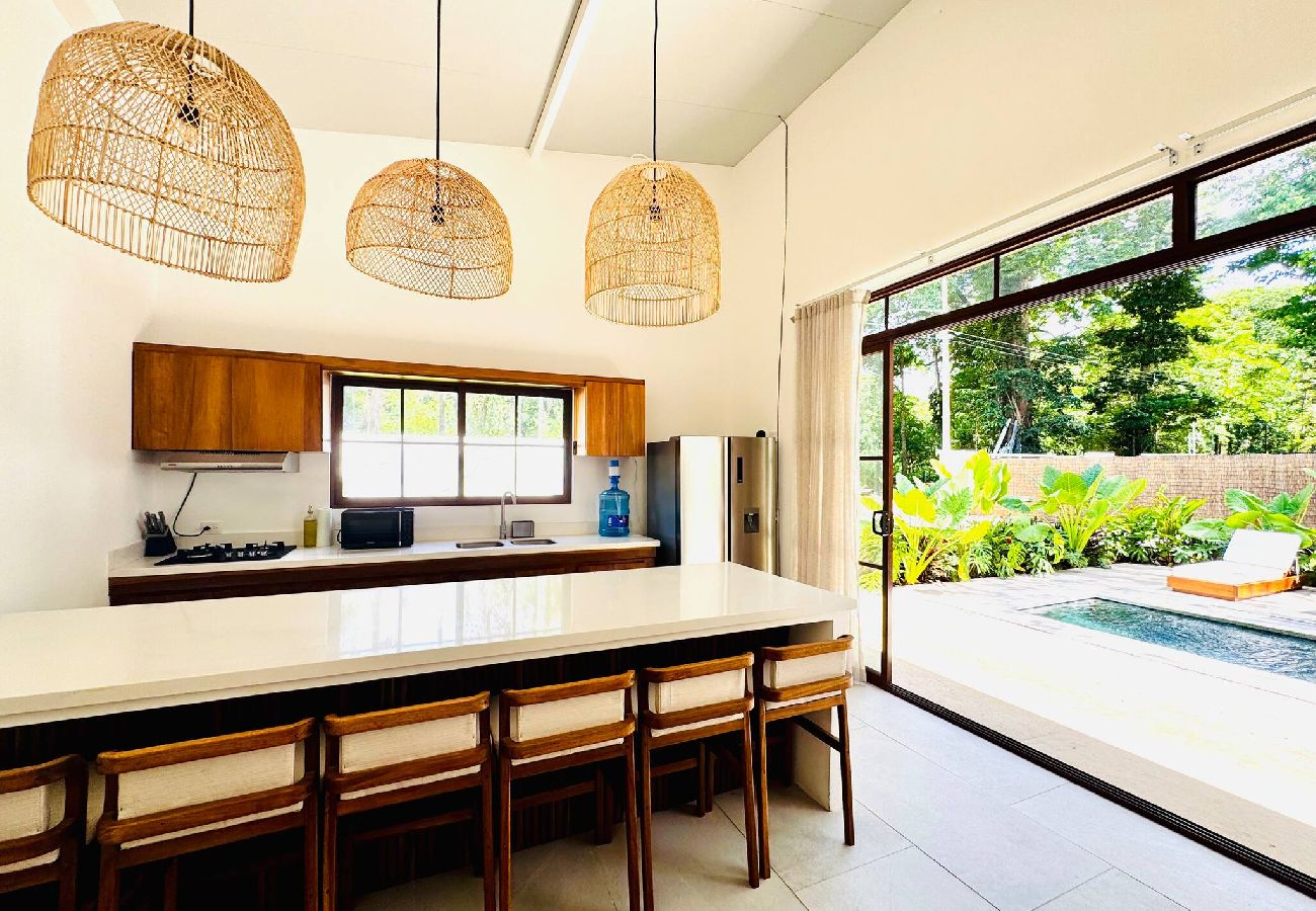 House in Puerto Viejo - Üpa House · Tropical vibes & lush garden pool