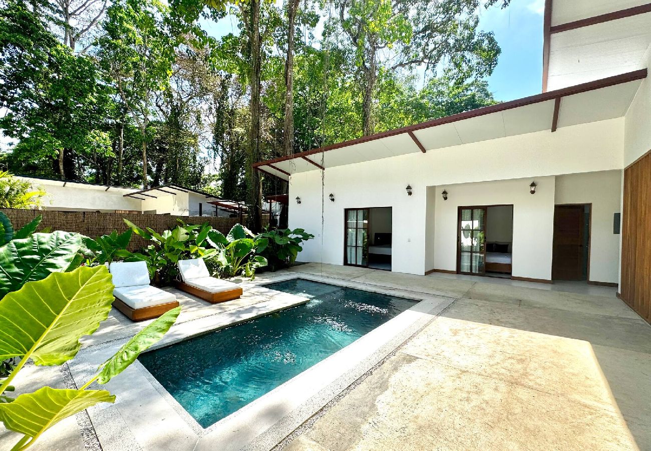 House in Puerto Viejo - Üpa House · Tropical vibes & lush garden pool