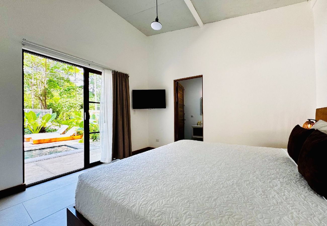 House in Puerto Viejo - Üpa House · Tropical vibes & lush garden pool