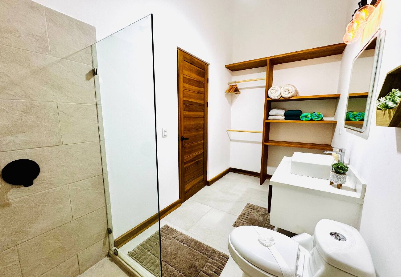 House in Puerto Viejo - Üpa House · Tropical vibes & lush garden pool