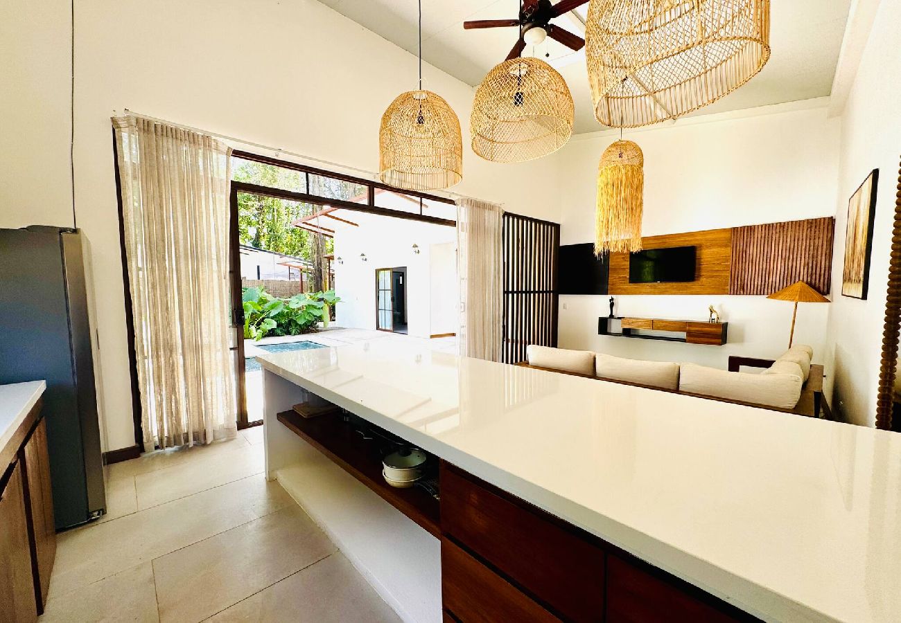House in Puerto Viejo - Üpa House · Tropical vibes & lush garden pool