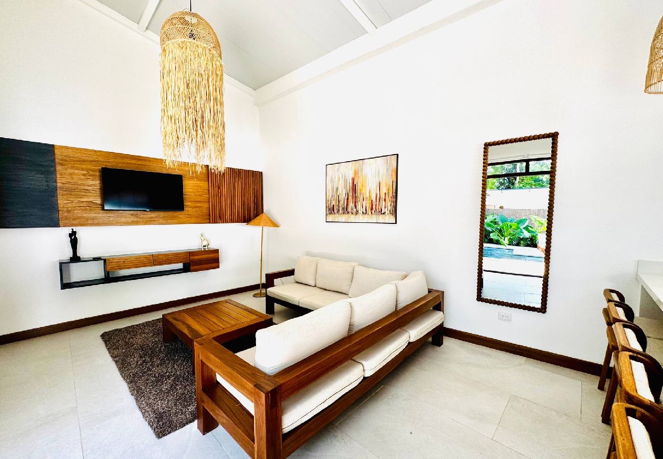 House in Puerto Viejo - Üpa House · Tropical vibes & lush garden pool