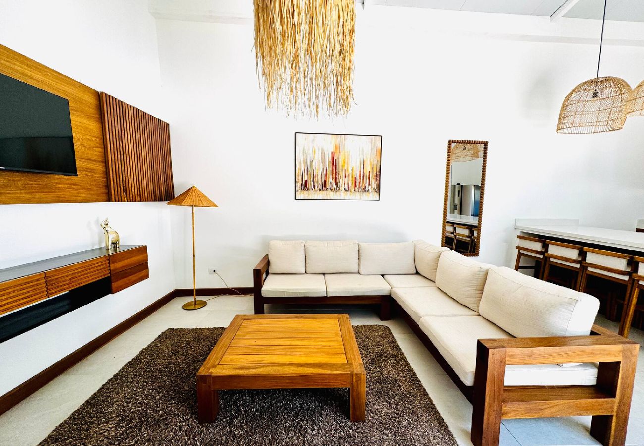 House in Puerto Viejo - Üpa House · Tropical vibes & lush garden pool