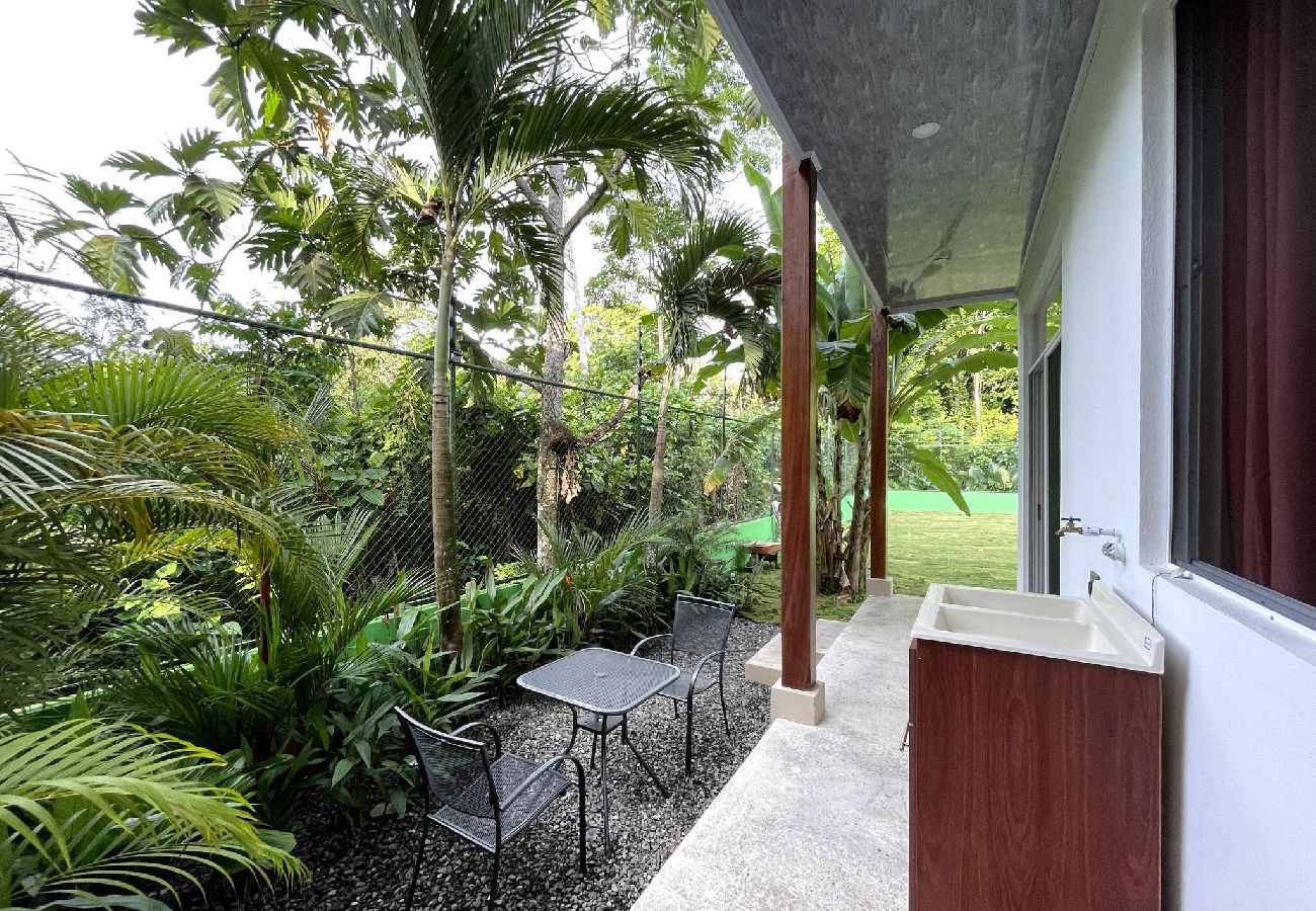 Apartment in Puerto Viejo - Apt Abeto 2 - 2BR / Wi-fi & AC - 2 mins from beach 