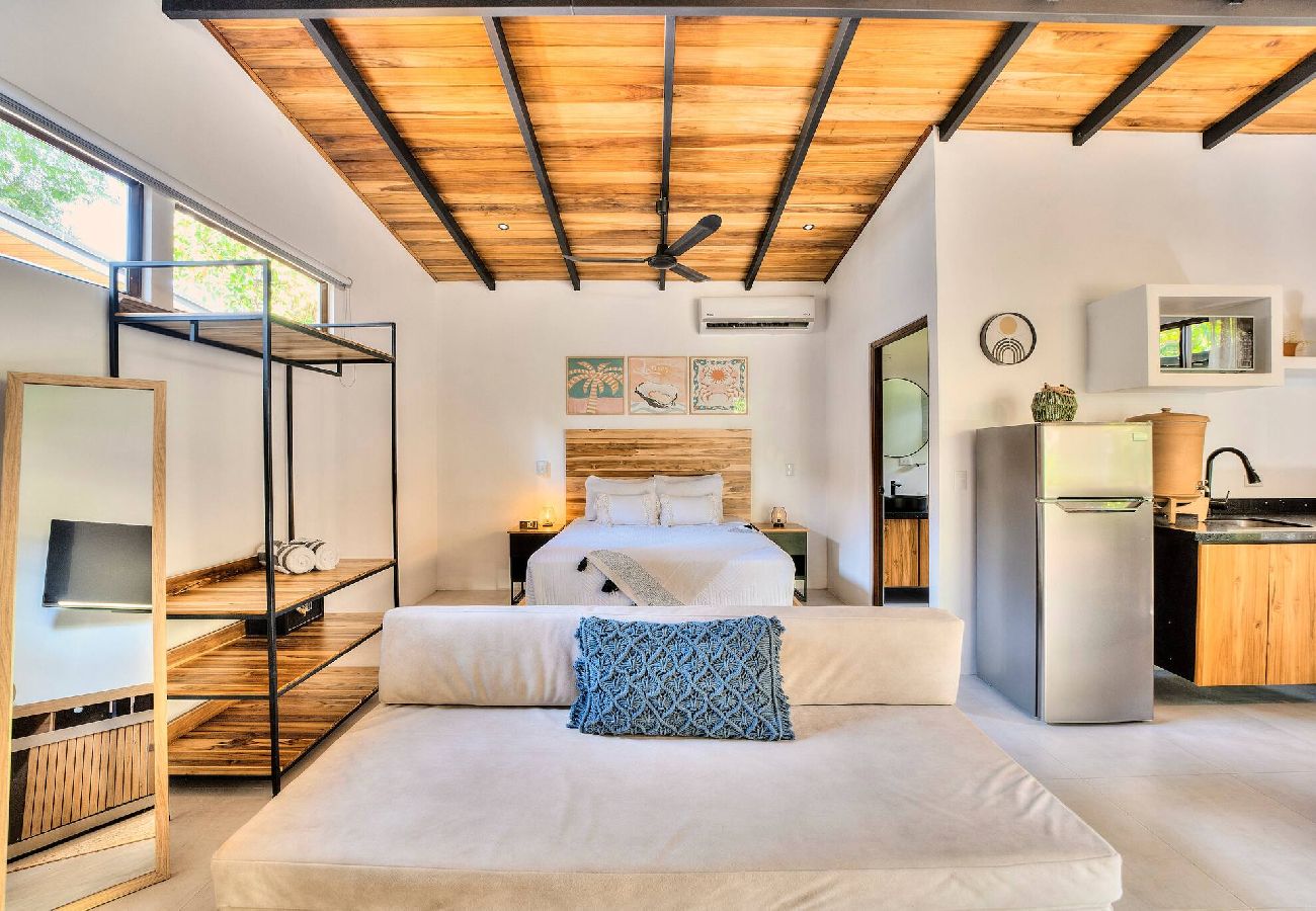 Villa in Puerto Viejo - Rosemary Villa · Private Studio for Adults + Pool