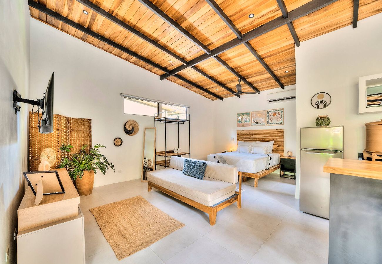 Villa in Puerto Viejo - Salt n’ Pepper Beach Lodge | 4 villas w/pool & AC 