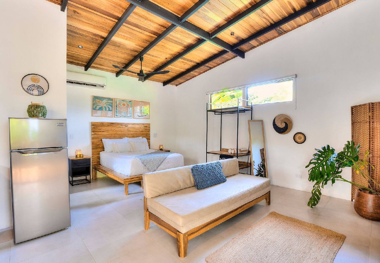 Villa in Puerto Viejo - Salt n’ Pepper Beach Lodge | 4 villas w/pool & AC 